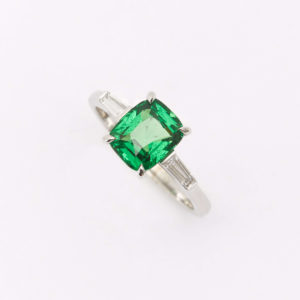 Bague Tsavorite or blanc