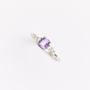 bague saphir violet